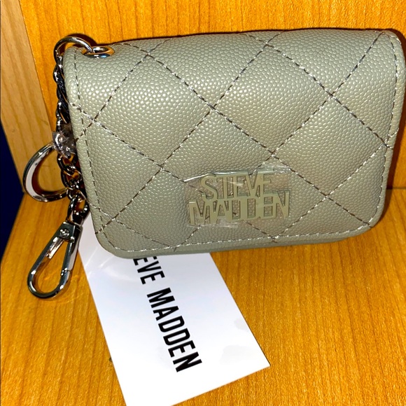 New Steve Madden Bwren Wallet, 2 card holder, olive color, zip compartment - Picture 3 of 8
